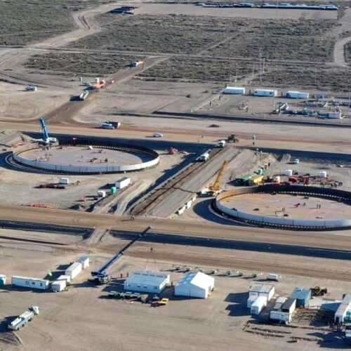 El viaje argentino de la arena: más petróleo a costa del humedal entrerriano