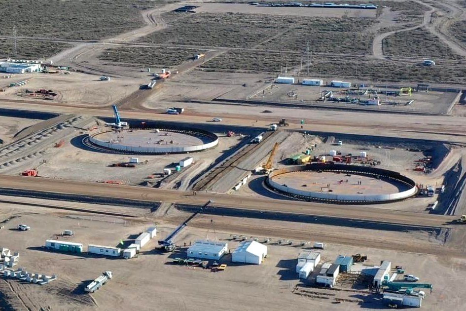 El viaje argentino de la arena: más petróleo a costa del humedal entrerriano